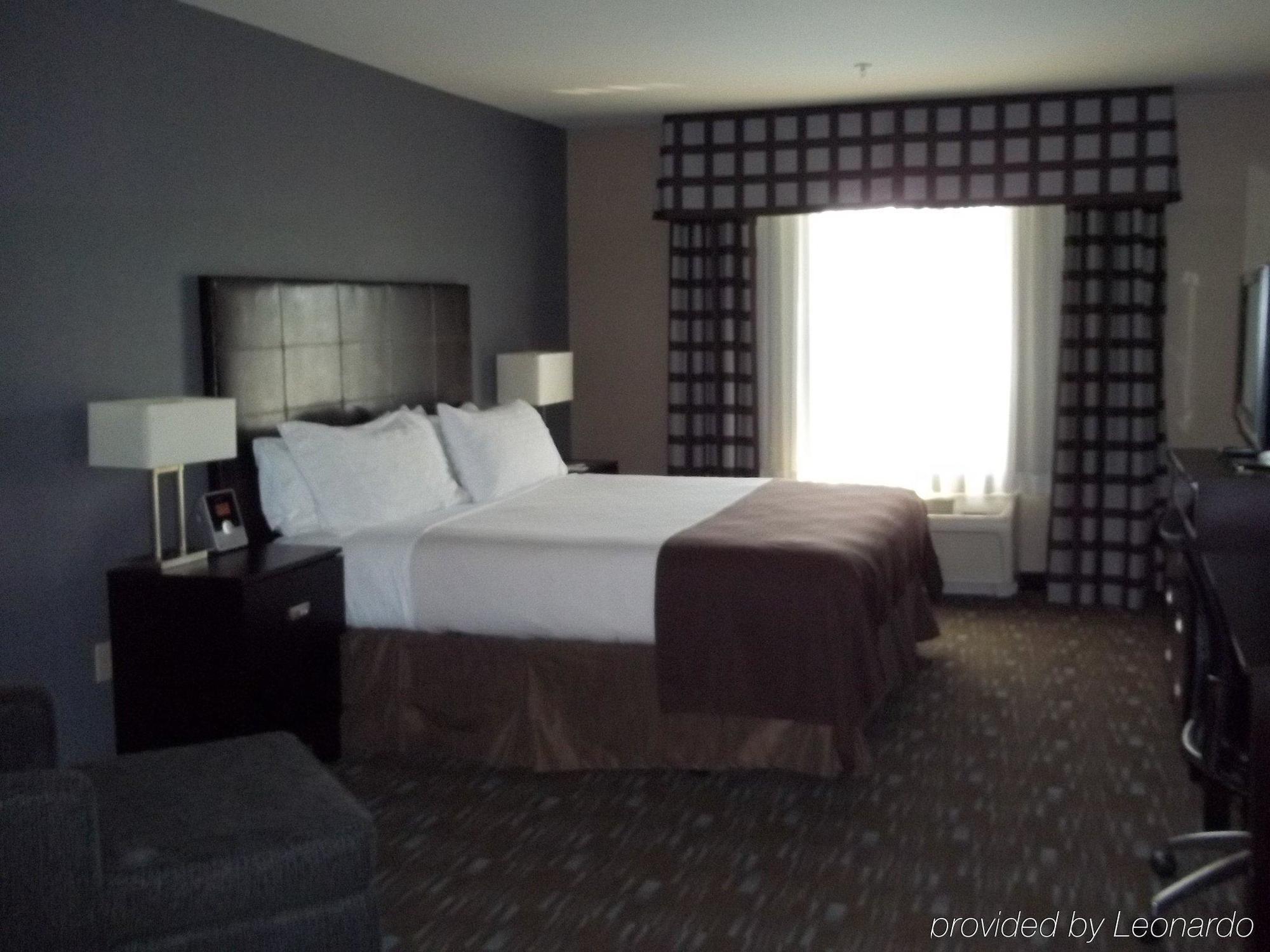 Hotel Airport - California By Ihg 4*