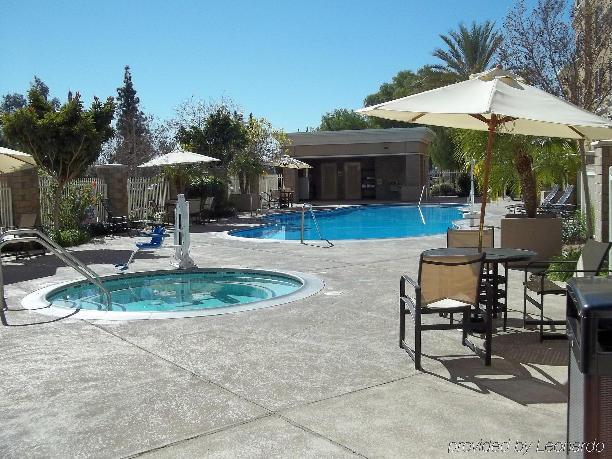 Airport - California By Ihg Ontario